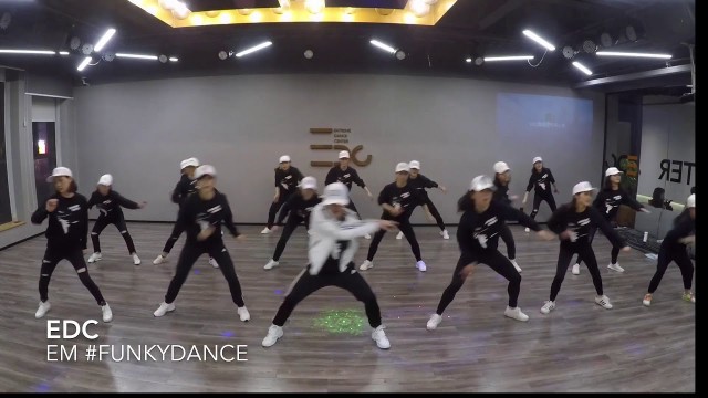 'Finesse dance fitness song by: Bruno Mars'