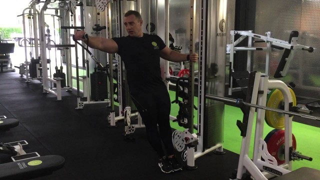 'A great way to build up shoulder width with Daine McDonald'