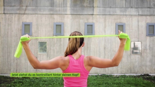 'BARMER - Training mit dem Fitness-Band: Latzug'