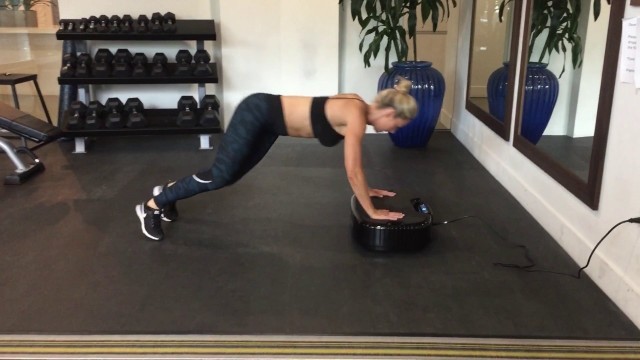 'Bodyweight Total Body Workout on Power Plate | Caroline Pearce'