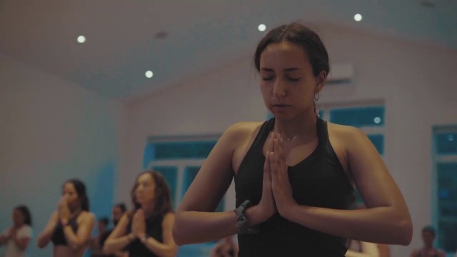 'WETREAT yoga fitness wellness | Quebec retreat | a unique way to connect with nature'