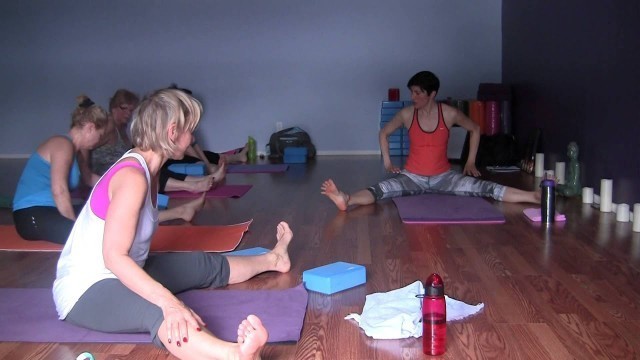 'Hot Yoga Chaud Classes | St-Jerome, Quebec | Visit Yoga for Weight Loss Video'