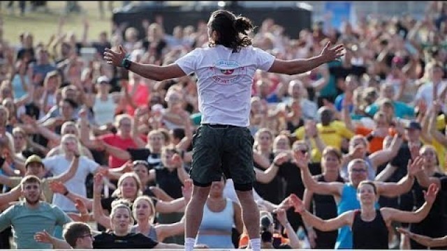 'Joe Wicks takes his exercise class to the stage as fitness fanatic trains a crowd of thousands in Hy'