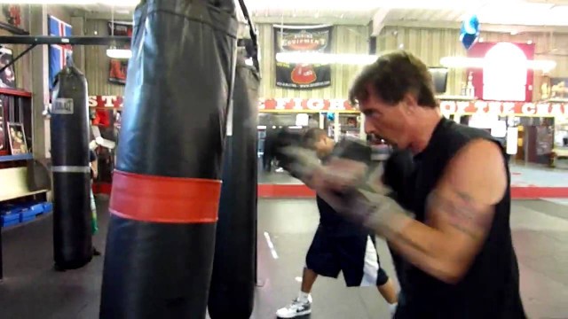 'Joey Best Boxing Warming Up Rhino\'s Gym Vista California 00055.MTS'