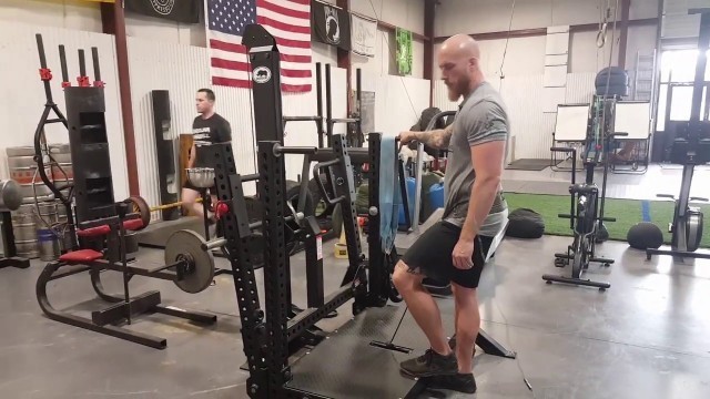 '5 exercises to perform on the Rhino Belt Squat'