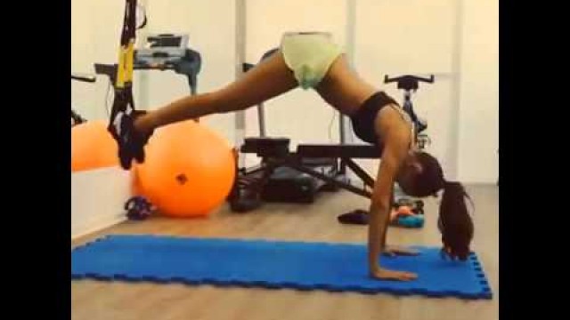 'Izabel Goulart Saturday night workout! Instagram Video'