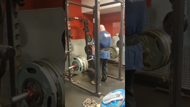'Power House Gym Canton Ohio: 600 lb shrugs'