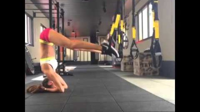 'Izabel Goulart Let\'s get your workout going on #BodyByIza style!! Motivation everybody!!'
