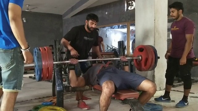 'Lift 160 kg in titan fitness gym jammu'