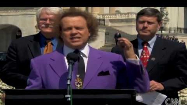 'CNN.com - Rep. Kind and Richard Simmons Fight for PE in Schools'