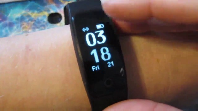 'runme Fitness Tracker with Heart Rate Monitor Review, 6 months in and still love it'