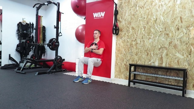 'WALL SQUAT - WIN FITNESS CLUBS'