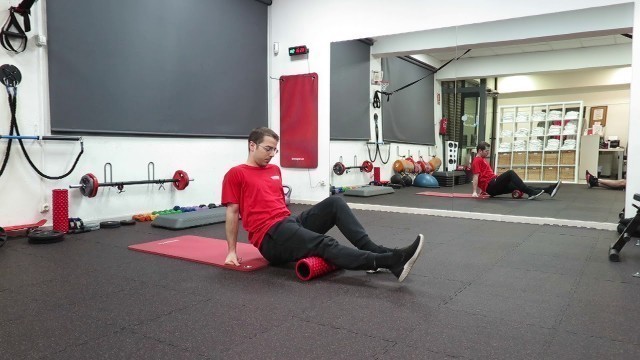 'FOAM ROLLER HAMSTRINGS - WIN FITNESS CLUBS'