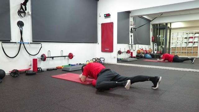 'FOAM ROLLER ADDUCTORS - WIN FITNESS CLUBS'