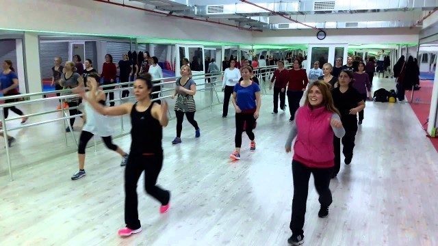 'Bayrakli Belediyesi Atatürk Spor Salonu Gökçe Balıker hocamiz ile beraber Bokwa fitness'