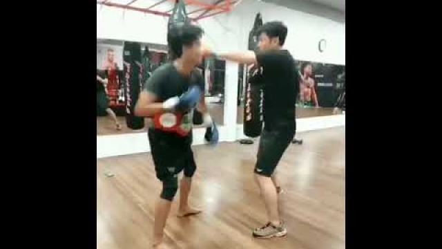 'Mr Mun show tốc độ đánh  - Win Fitness & Kickboxing'